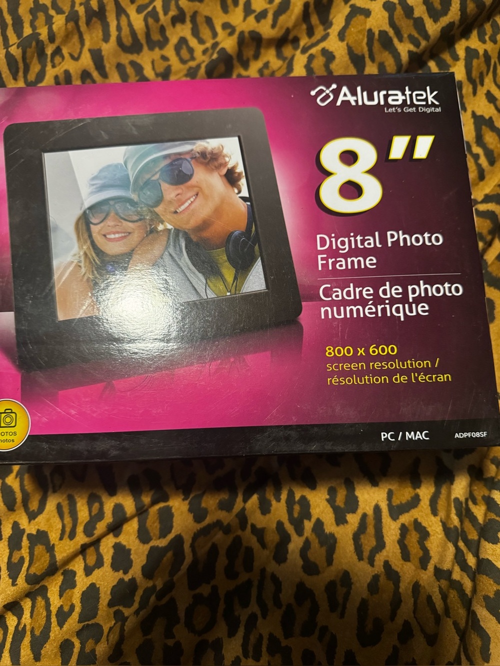 8" Black Digital Photo Frame - 800x600 Resolution